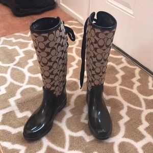 Coach Rain/Snow Boots comes with box and receipt